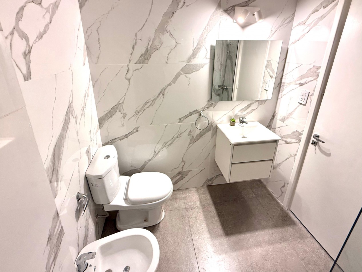 DEPARTAMENTO 2 AMBIENTES CON BALCON FRANCES EN ALDREY VENDE Y PERMUTA