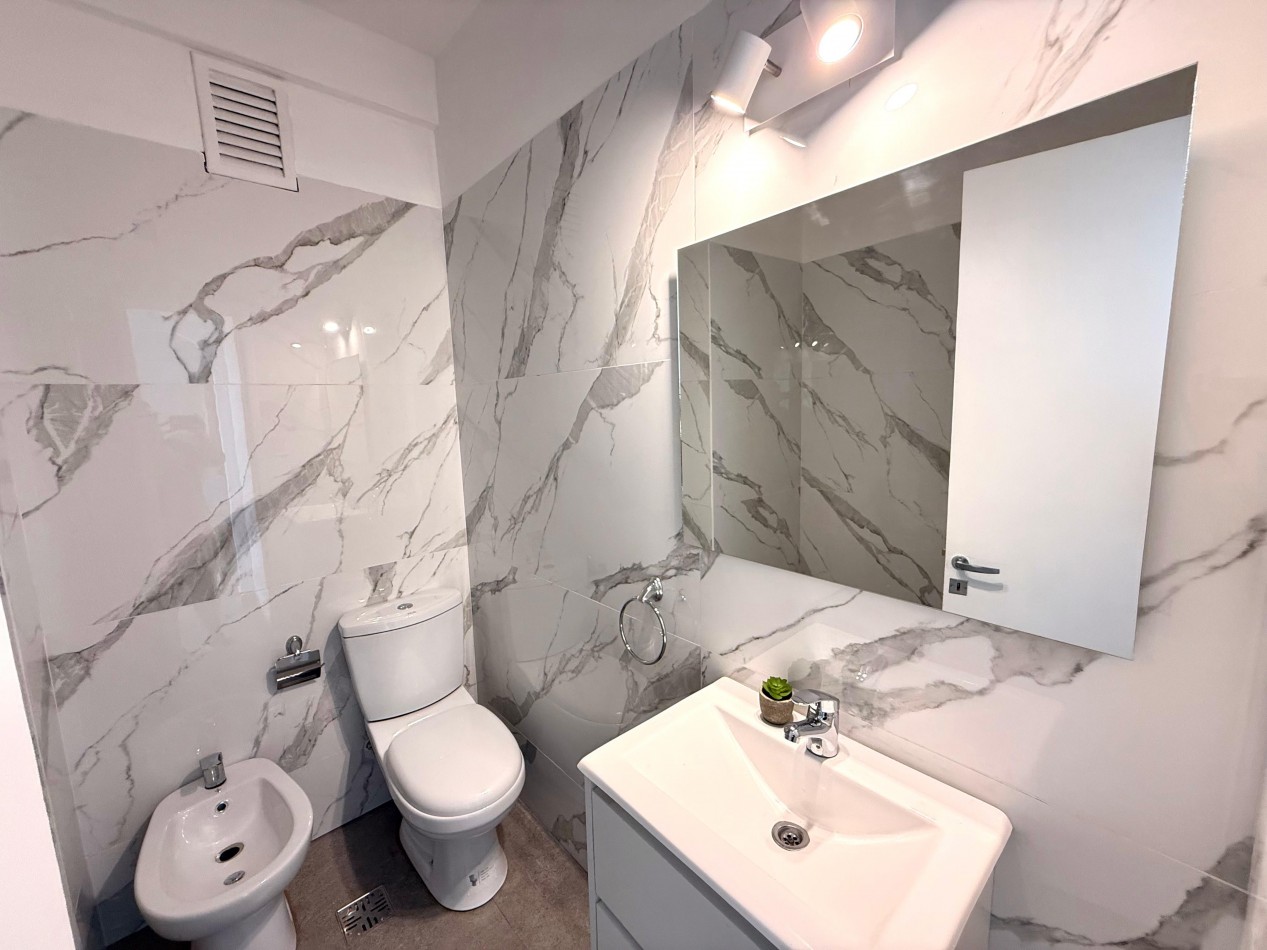 DEPARTAMENTO 2 AMBIENTES CON BALCON FRANCES EN ALDREY VENDE Y PERMUTA