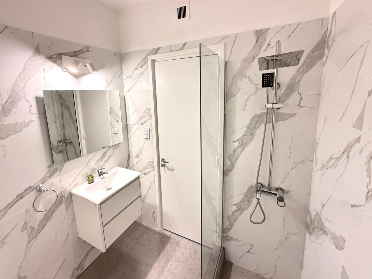 DEPARTAMENTO 2 AMBIENTES CON BALCON FRANCES EN ALDREY VENDE Y PERMUTA