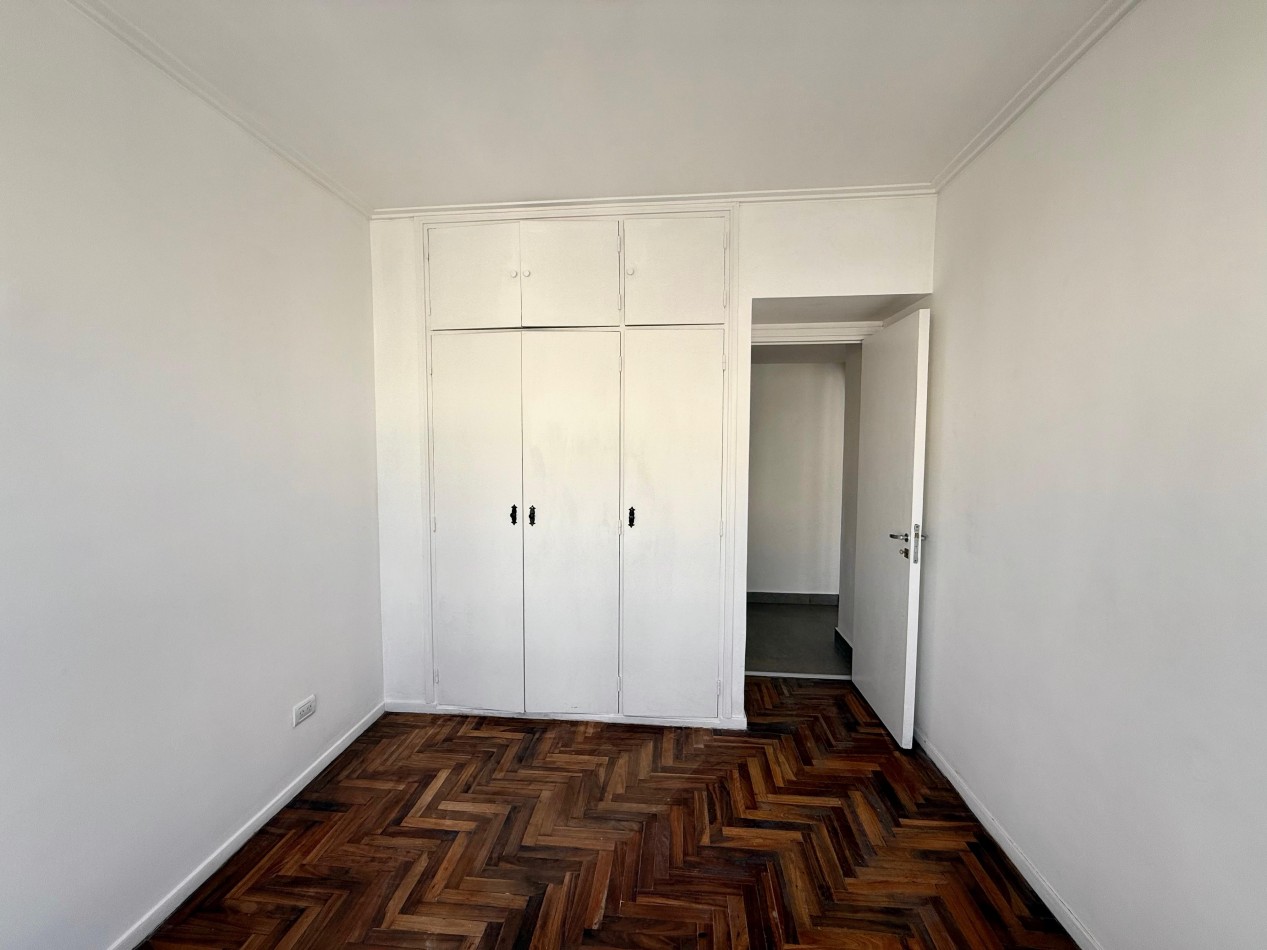 DEPARTAMENTO 2 AMBIENTES CON BALCON FRANCES EN ALDREY VENDE Y PERMUTA