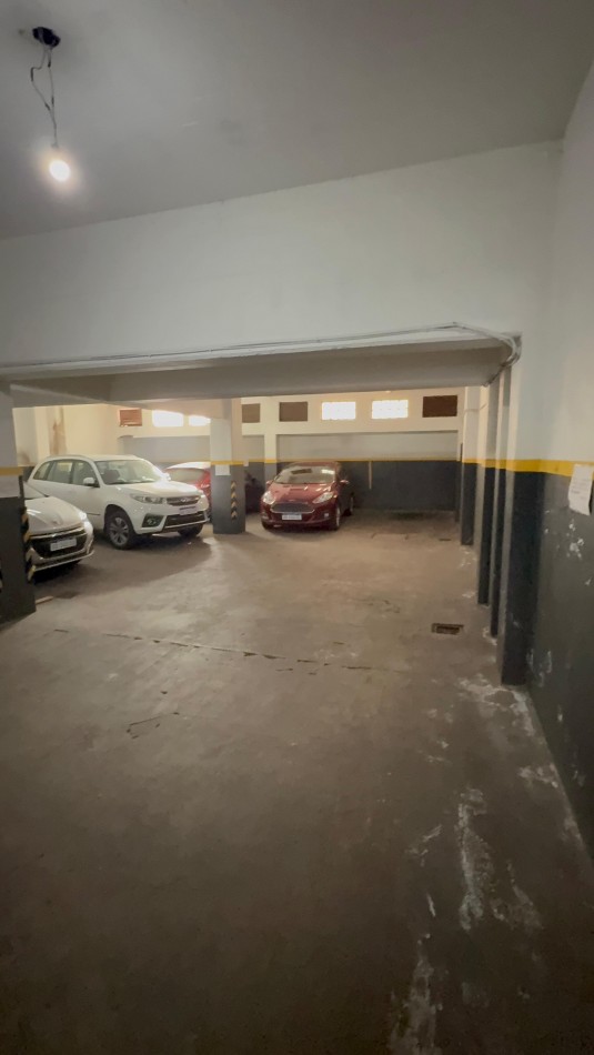 ESPACIO DE COCHERA SOBRE CALLE ALVARADO Y SARMIENTO EN ALDREY