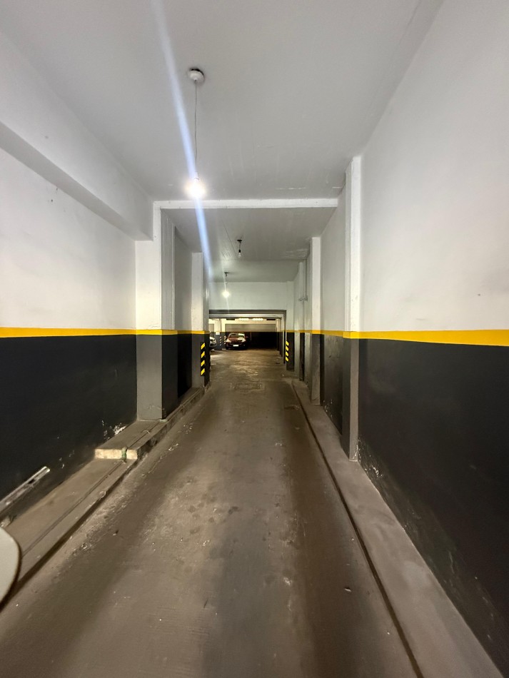 ESPACIO DE COCHERA SOBRE CALLE ALVARADO Y SARMIENTO EN ALDREY