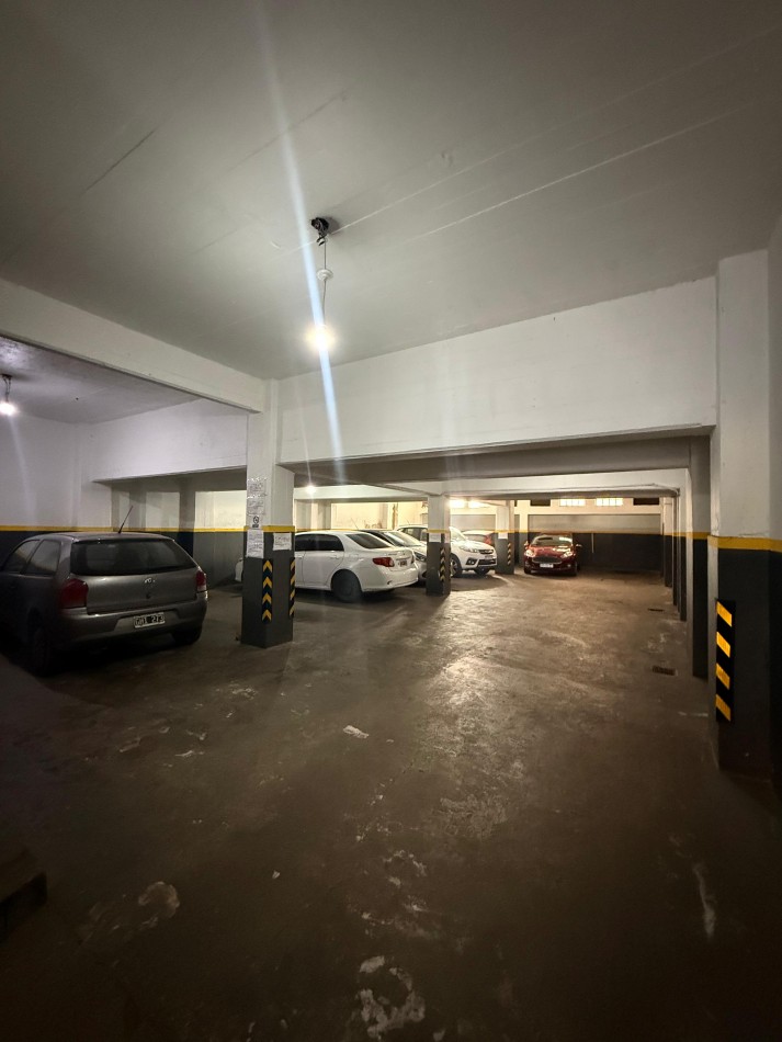 ESPACIO DE COCHERA SOBRE CALLE ALVARADO Y SARMIENTO EN ALDREY