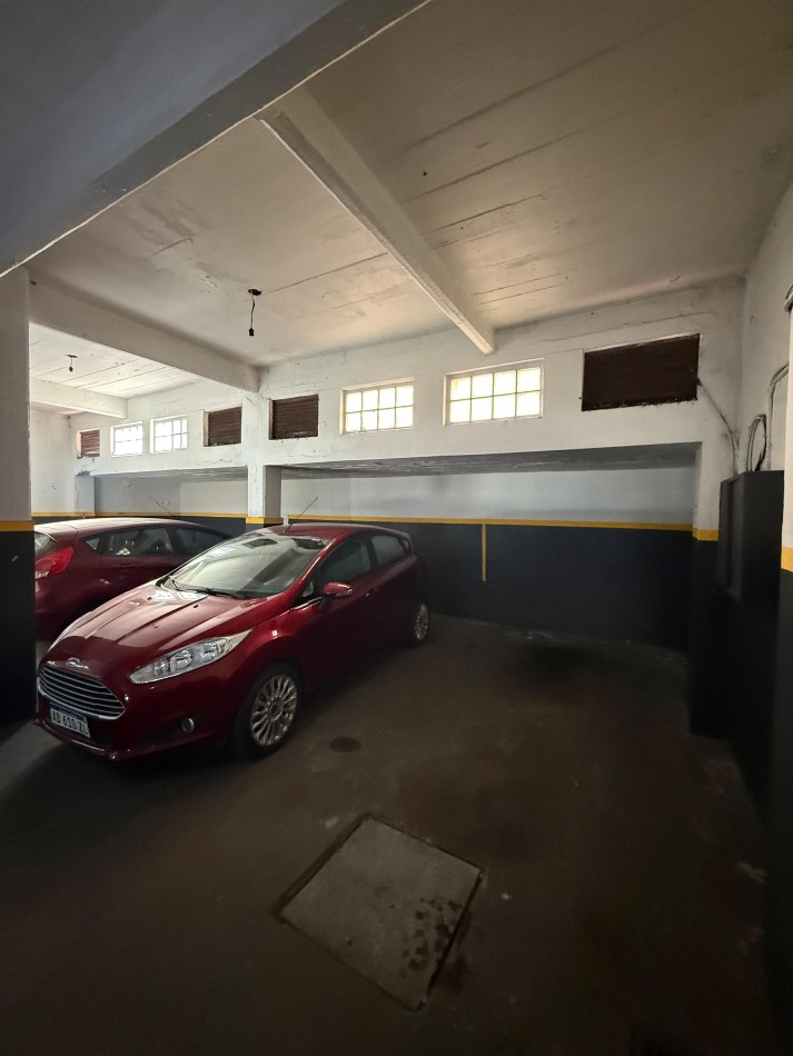 ESPACIO DE COCHERA SOBRE CALLE ALVARADO Y SARMIENTO EN ALDREY