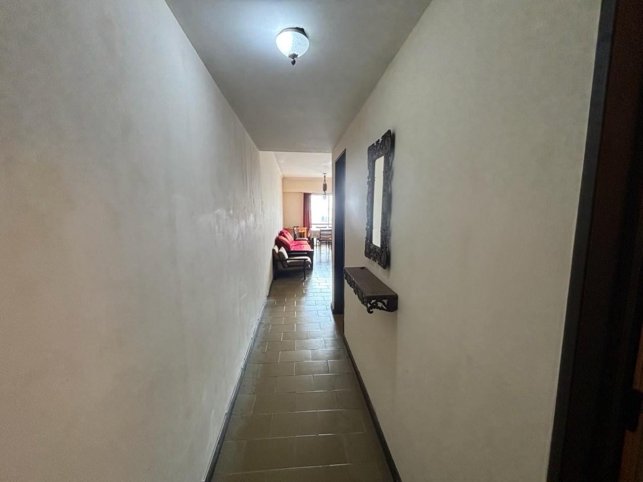 DEPARTAMENTO 1 AMBIENTE CON BALCON FRANCES EN ESTADO ORIGINAL EN PLAZA MITRE