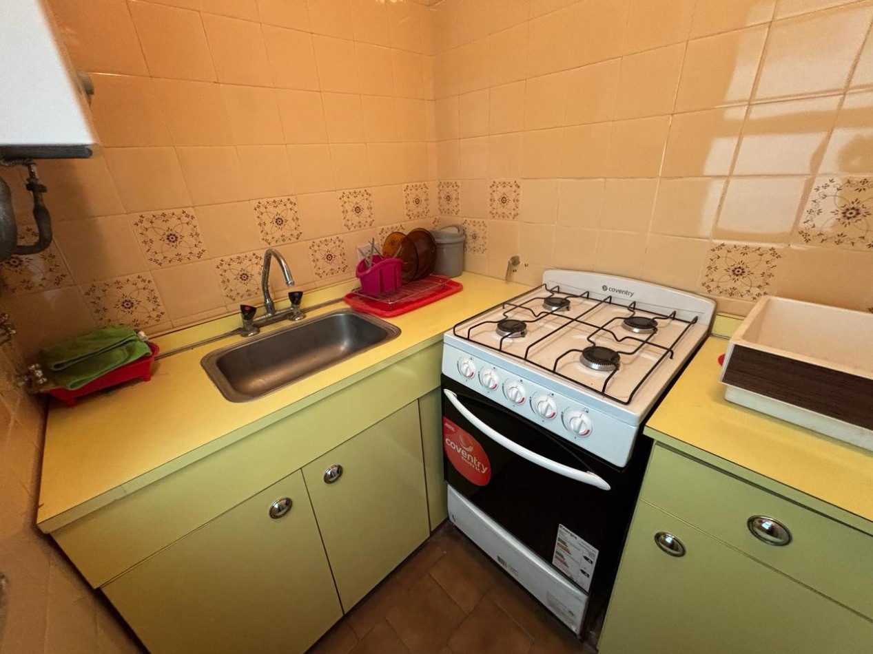 DEPARTAMENTO 1 AMBIENTE CON BALCON FRANCES EN ESTADO ORIGINAL EN PLAZA MITRE