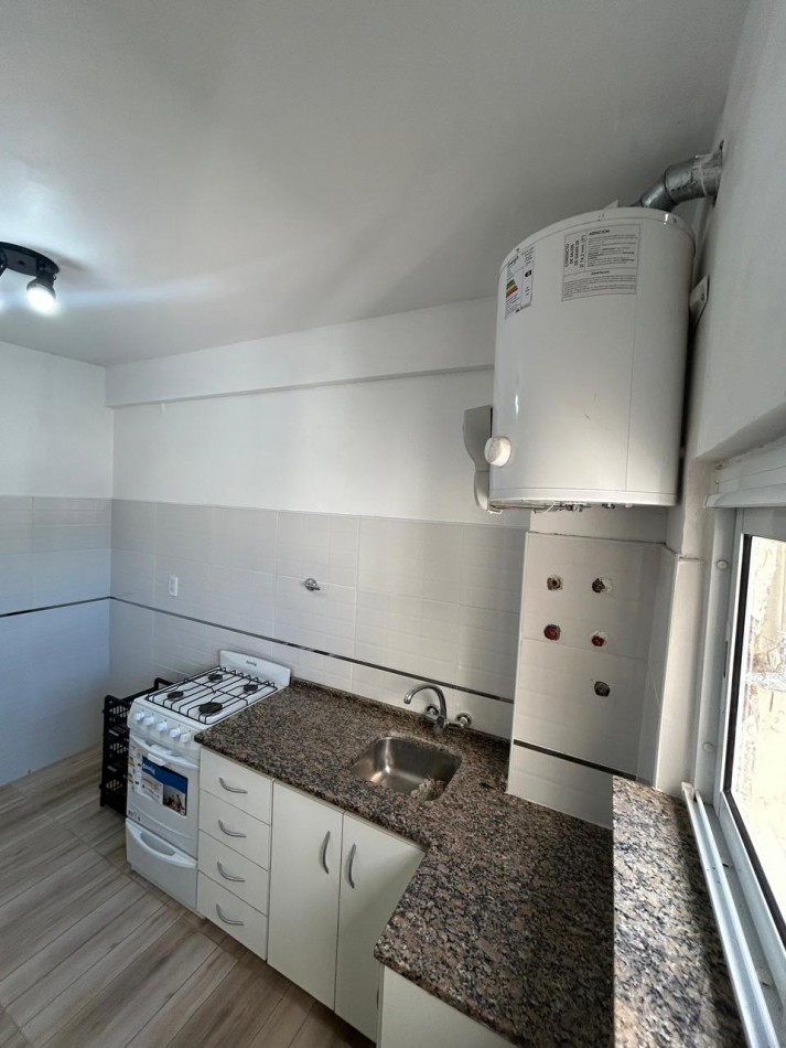 DEPARTAMENTO 3 AMBIENTES AL LATERAL EN CHAUVIN