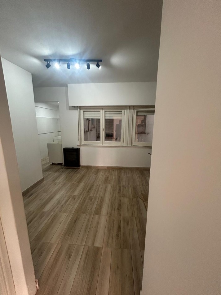 DEPARTAMENTO 2 AMBIENTES A LA CALLE CON BALCON EN ALDREY