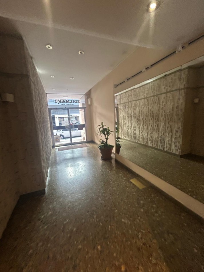 DEPARTAMENTO 2 AMBIENTES A LA CALLE CON BALCON EN ALDREY