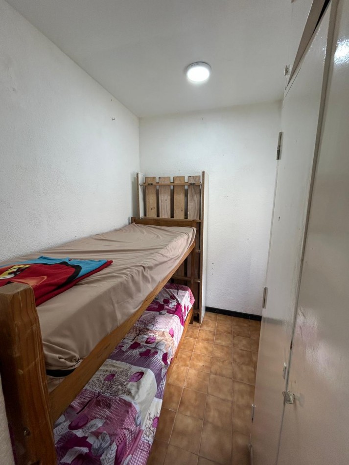 DEPARTAMENTO 2 AMBIENTES LATERAL CON DEPENDENCIA Y VISTA AL MAR EN PUNTA IGLESIA