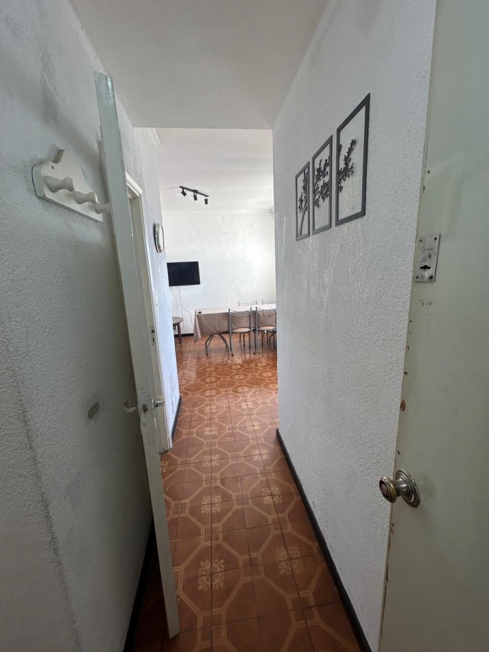 DEPARTAMENTO 2 AMBIENTES LATERAL CON DEPENDENCIA Y VISTA AL MAR EN PUNTA IGLESIA