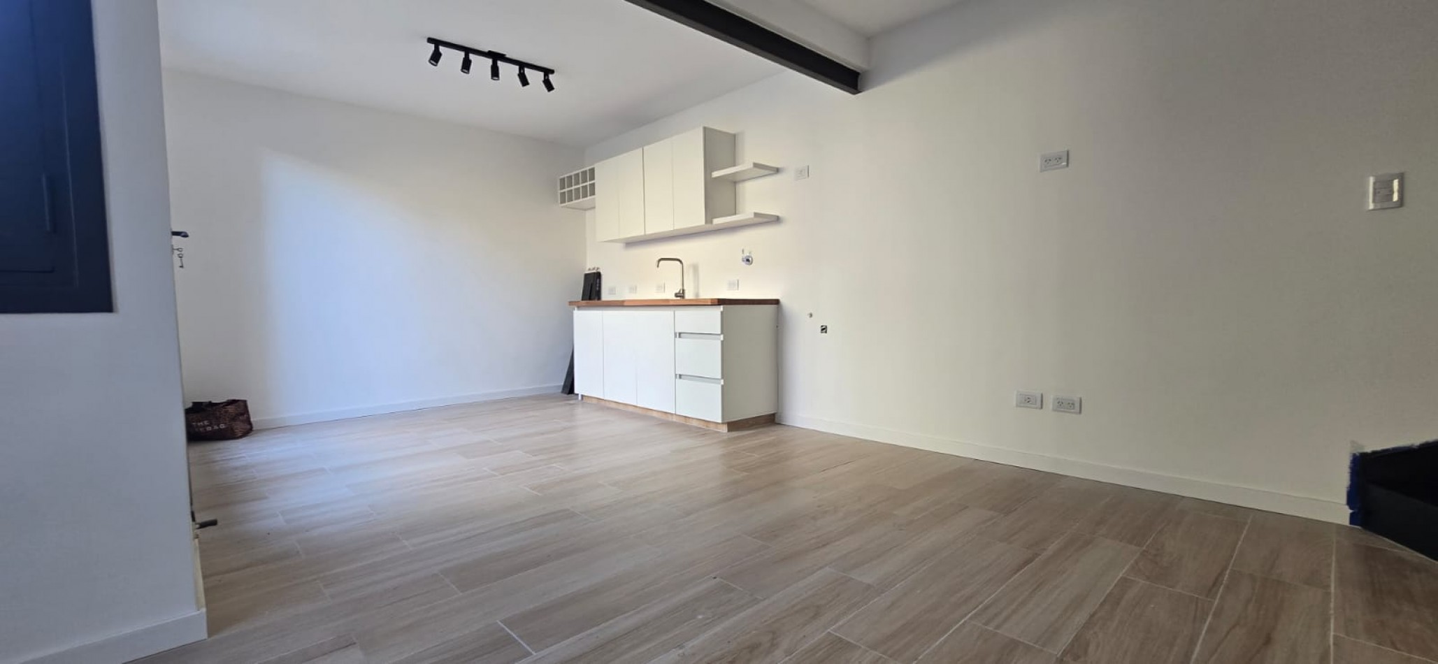 PH 3 AMB RECICLADO AL FONDO CON TERRAZA PROPIA EN NUEVA POMPEYA 