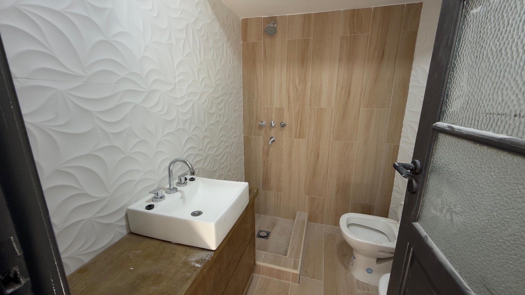 PH 3 AMB RECICLADO AL FONDO CON TERRAZA PROPIA EN NUEVA POMPEYA 