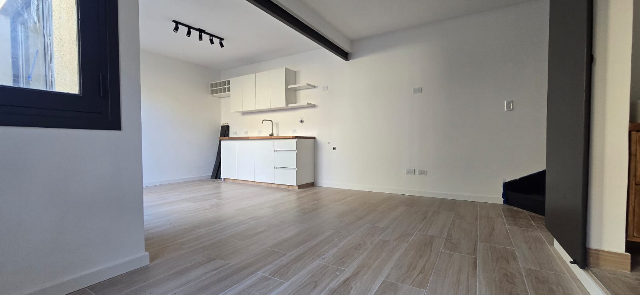 PH 3 AMB RECICLADO AL FONDO CON TERRAZA PROPIA EN NUEVA POMPEYA 