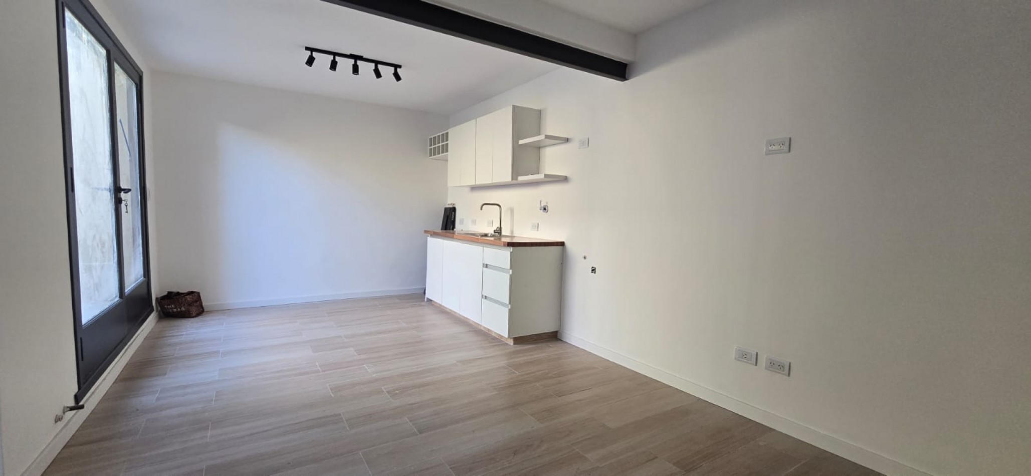 PH 3 AMB RECICLADO AL FONDO CON TERRAZA PROPIA EN NUEVA POMPEYA 