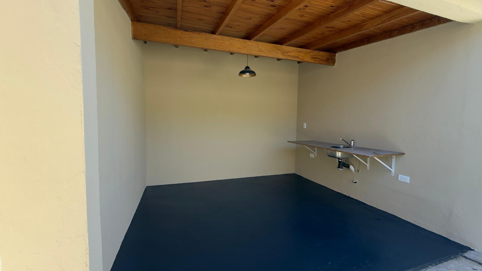 PH 3 AMB RECICLADO AL FONDO CON TERRAZA PROPIA EN NUEVA POMPEYA 