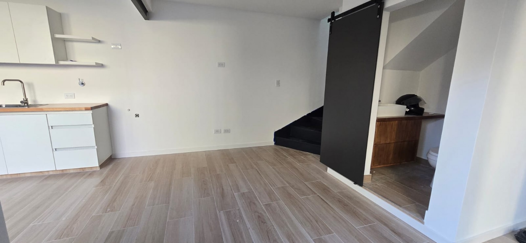 PH 3 AMB RECICLADO AL FONDO CON TERRAZA PROPIA EN NUEVA POMPEYA 