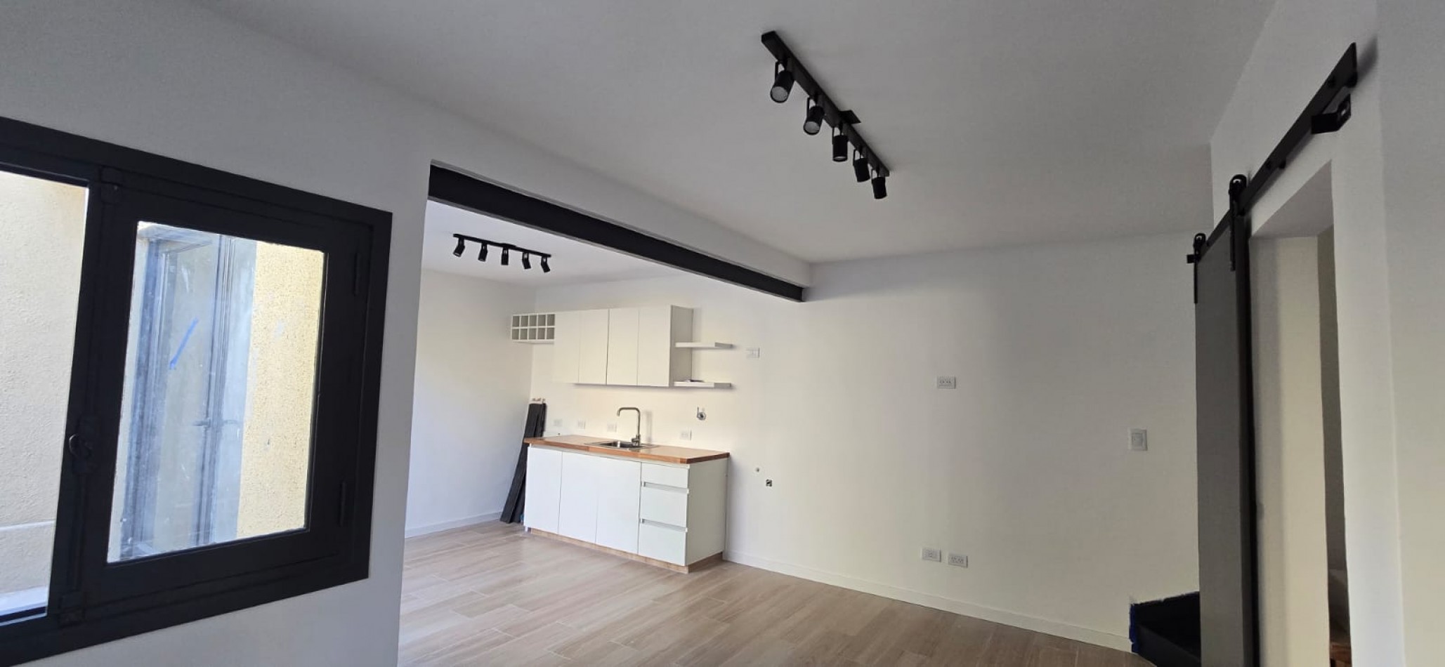 PH 3 AMB RECICLADO AL FONDO CON TERRAZA PROPIA EN NUEVA POMPEYA 