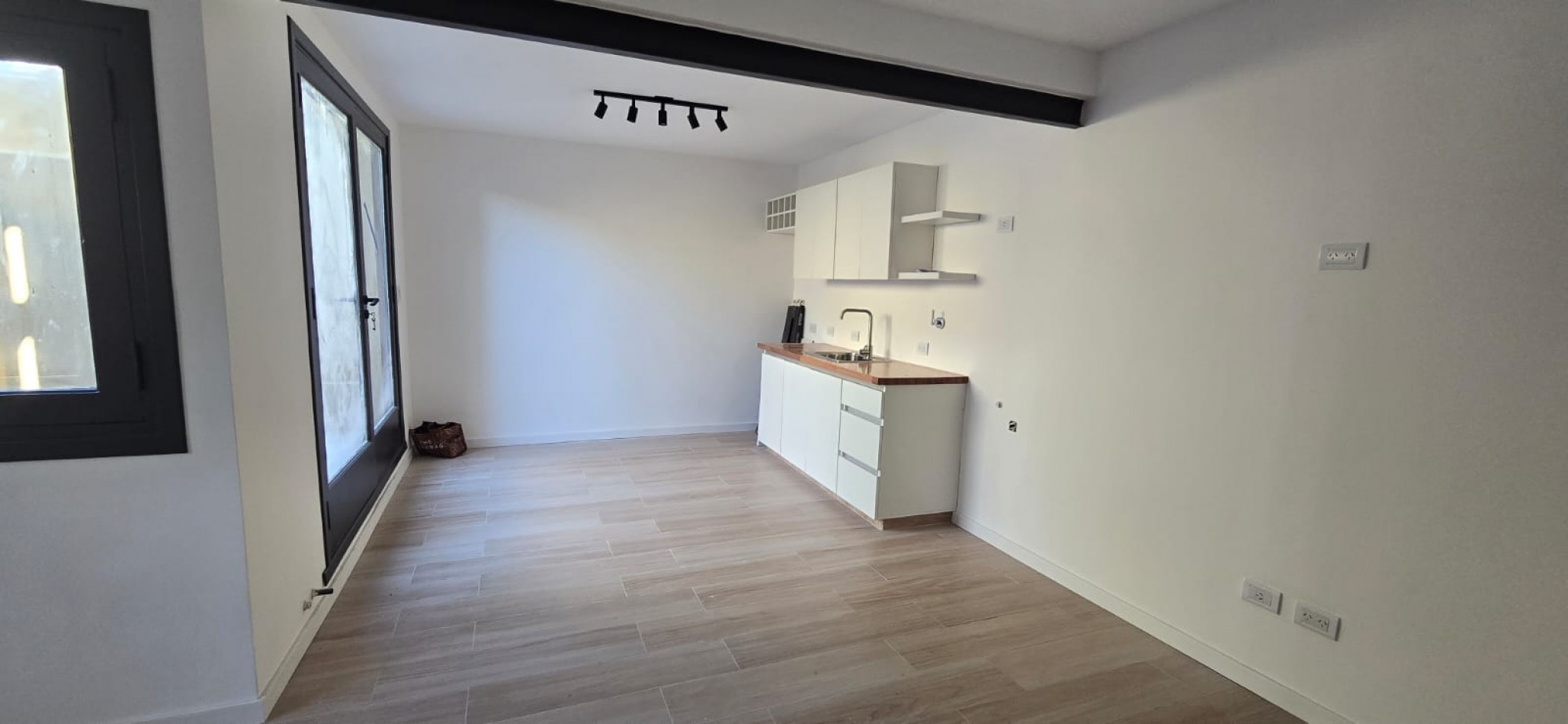 PH 3 AMB RECICLADO AL FONDO CON TERRAZA PROPIA EN NUEVA POMPEYA 