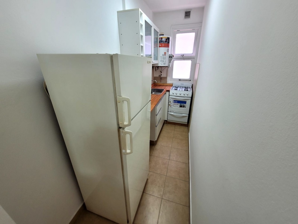 DEPARTAMENTO 1 AMBIENTE AL FRENTE CON BALCON SALIENTE EN PLAZA COLON