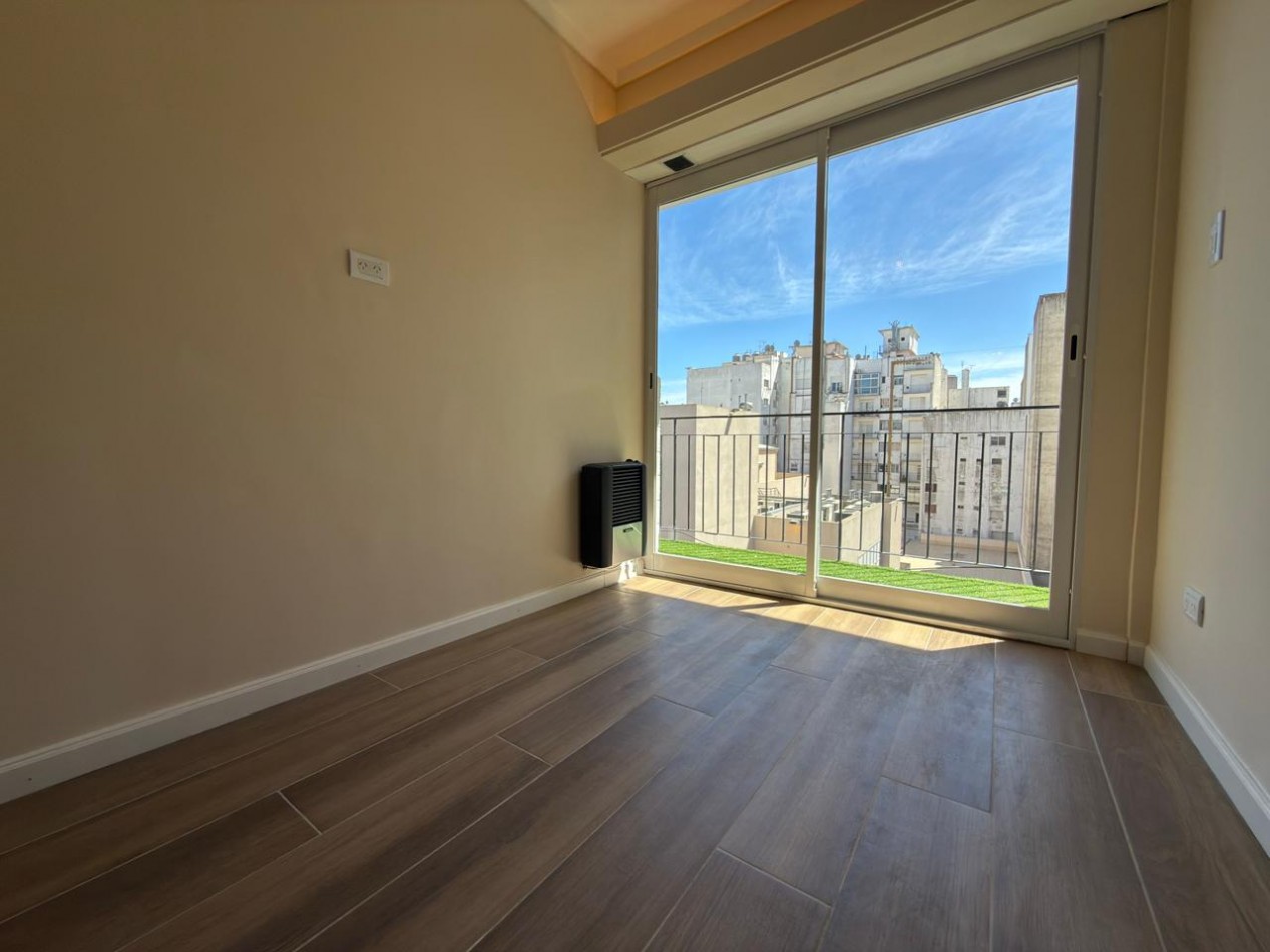 DEPARTAMENTO 1 AMBIENTE CON BALCON SALIENTE A LA CALLE EN PLAZA COLON