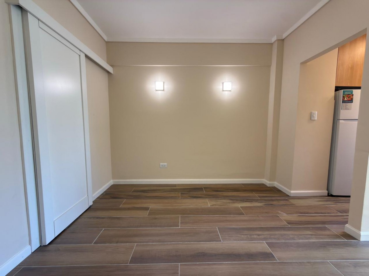 DEPARTAMENTO 1 AMBIENTE CON BALCON SALIENTE A LA CALLE EN PLAZA COLON