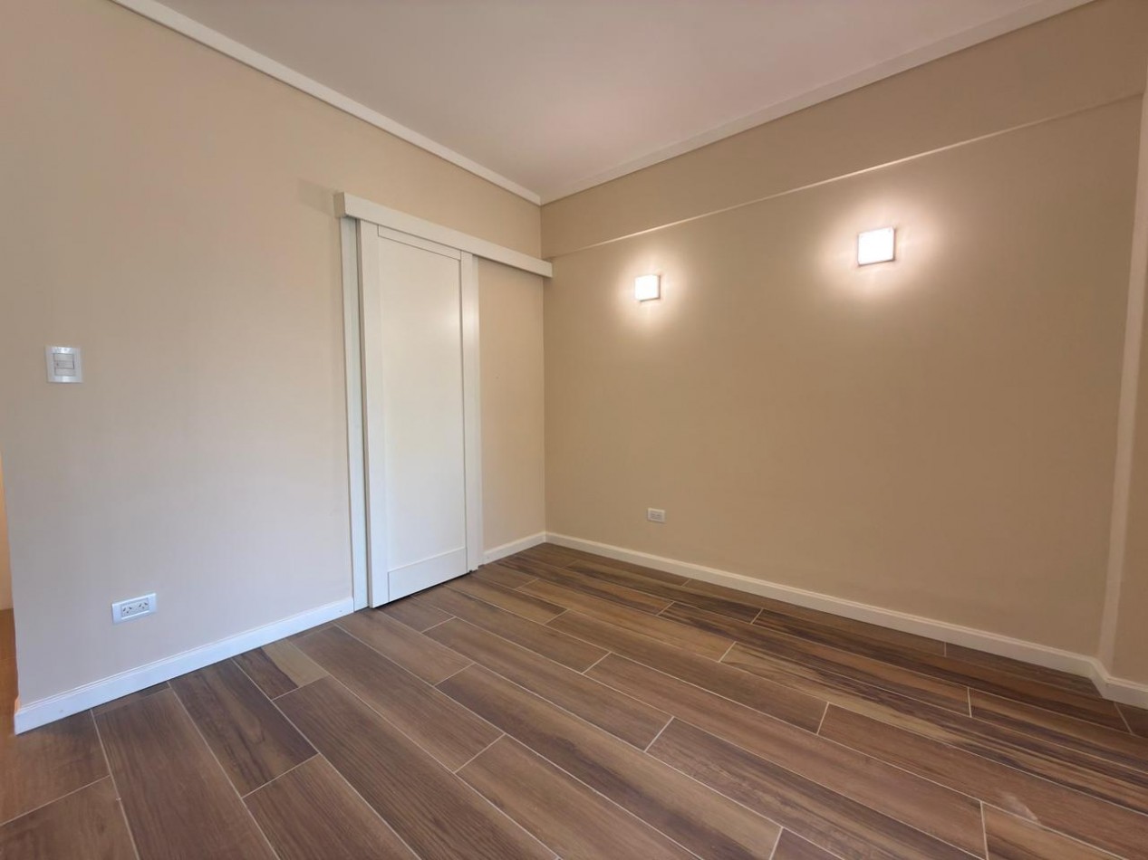 DEPARTAMENTO 1 AMBIENTE CON BALCON SALIENTE A LA CALLE EN PLAZA COLON