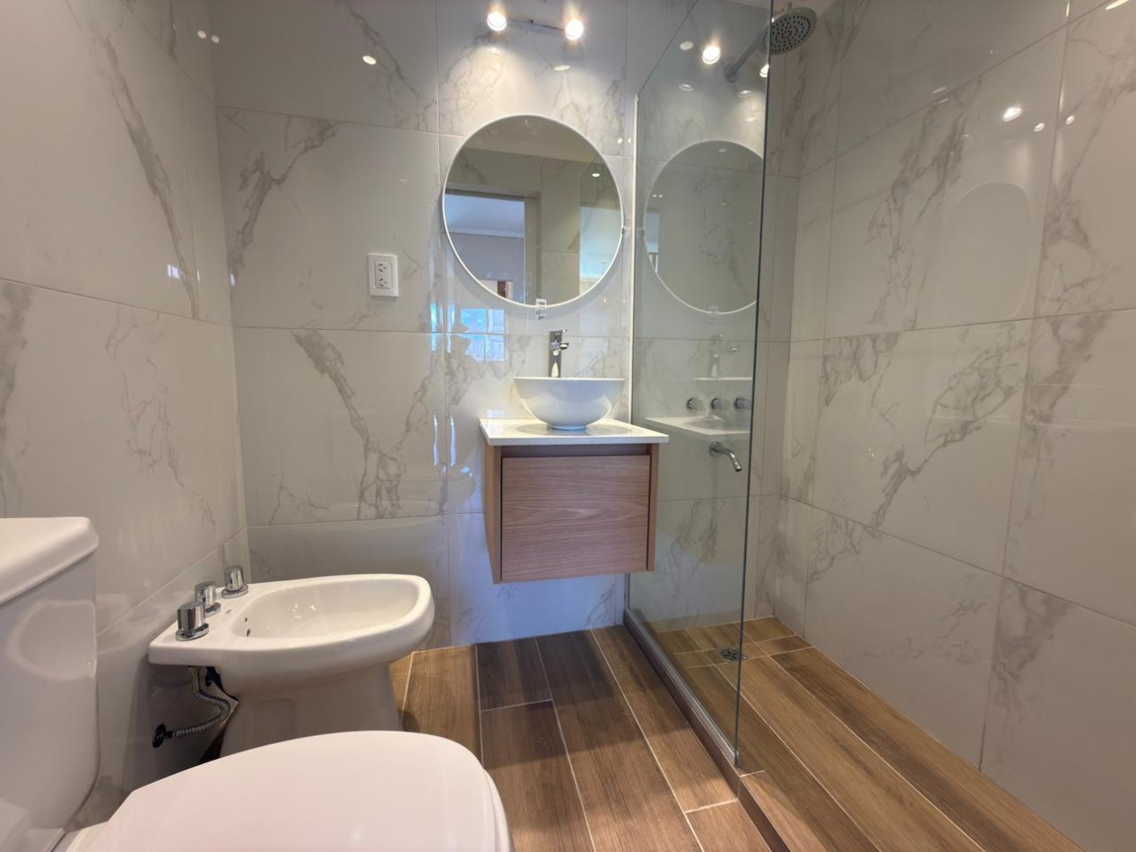 DEPARTAMENTO 1 AMBIENTE CON BALCON SALIENTE A LA CALLE EN PLAZA COLON