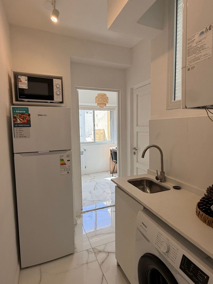 DEPARTAMENTO 3 AMBIENTES CON VENTANAL A LA CALLE EN EL CENTRO