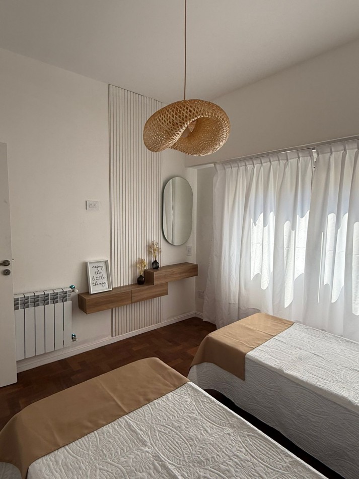 DEPARTAMENTO 3 AMBIENTES CON VENTANAL A LA CALLE EN EL CENTRO