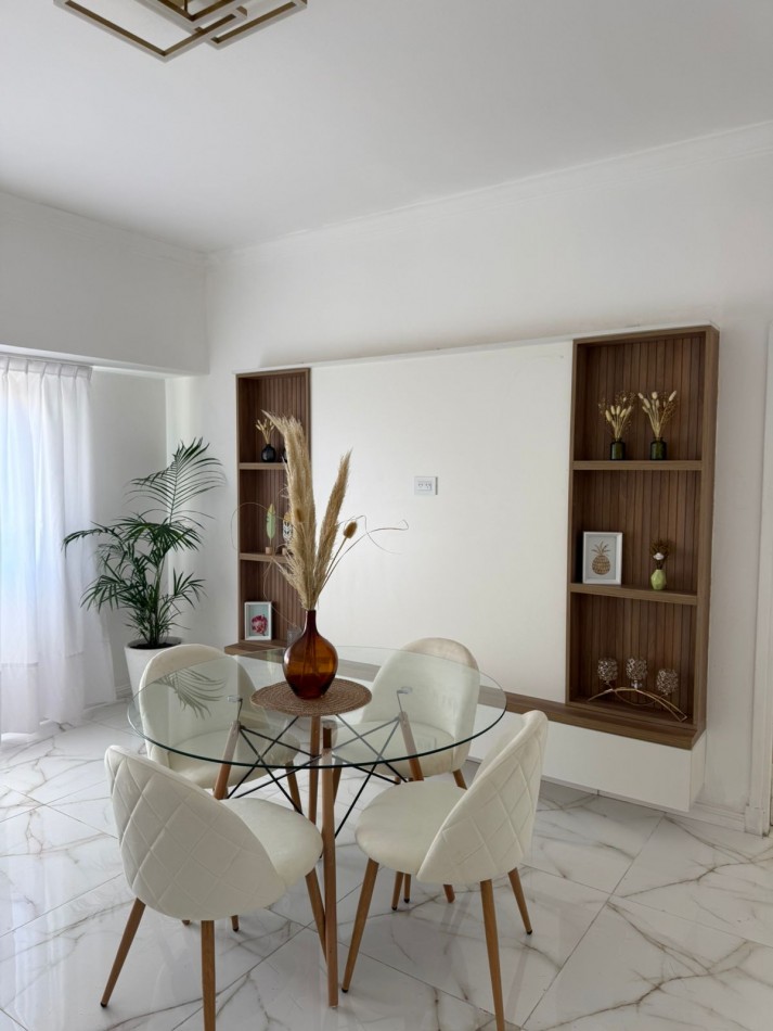 DEPARTAMENTO 3 AMBIENTES CON VENTANAL A LA CALLE EN EL CENTRO