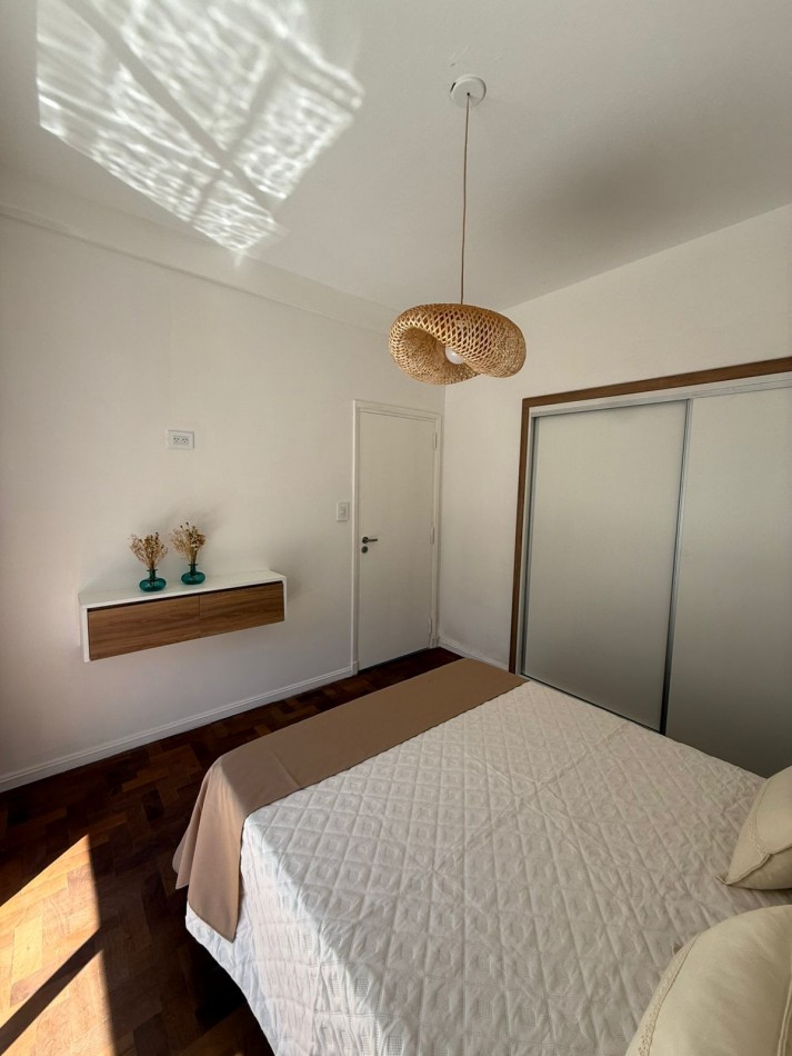 DEPARTAMENTO 3 AMBIENTES CON VENTANAL A LA CALLE EN EL CENTRO