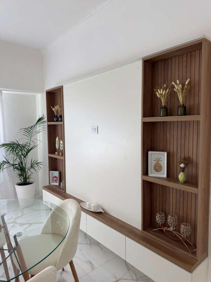 DEPARTAMENTO 3 AMBIENTES CON VENTANAL A LA CALLE EN EL CENTRO