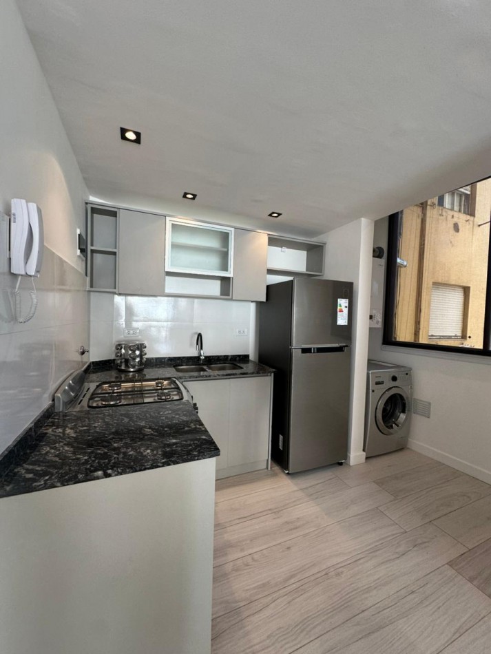 DEPARTAMENTO 4 AMB A LA CALLE CON BALCON, TERRAZA, DEPENDENCIA Y VISTA LATERAL AL MAR