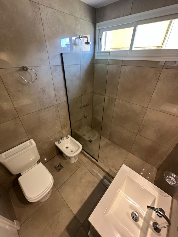 DEPARTAMENTO 4 AMB A LA CALLE CON BALCON, TERRAZA, DEPENDENCIA Y VISTA LATERAL AL MAR