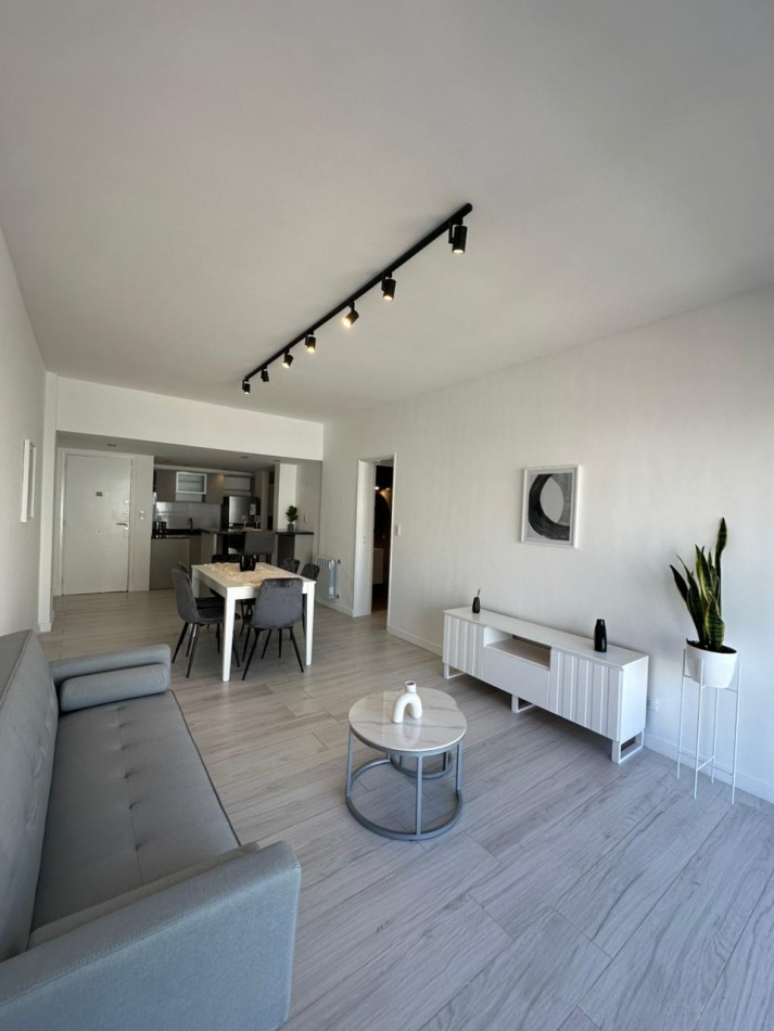 DEPARTAMENTO 4 AMB A LA CALLE CON BALCON, TERRAZA, DEPENDENCIA Y VISTA LATERAL AL MAR