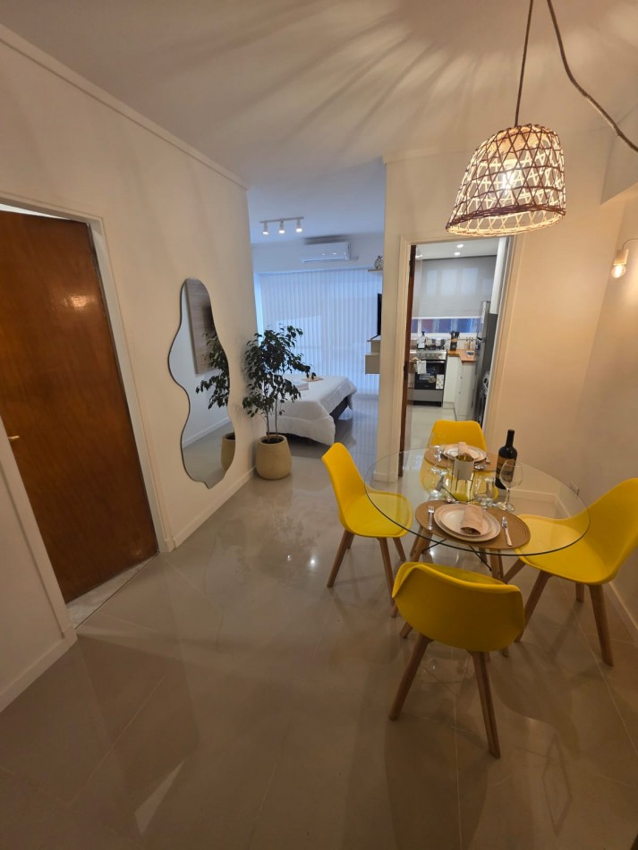 DEPARTAMENTO 2 AMBIENTES AL LATERAL CON PATIO