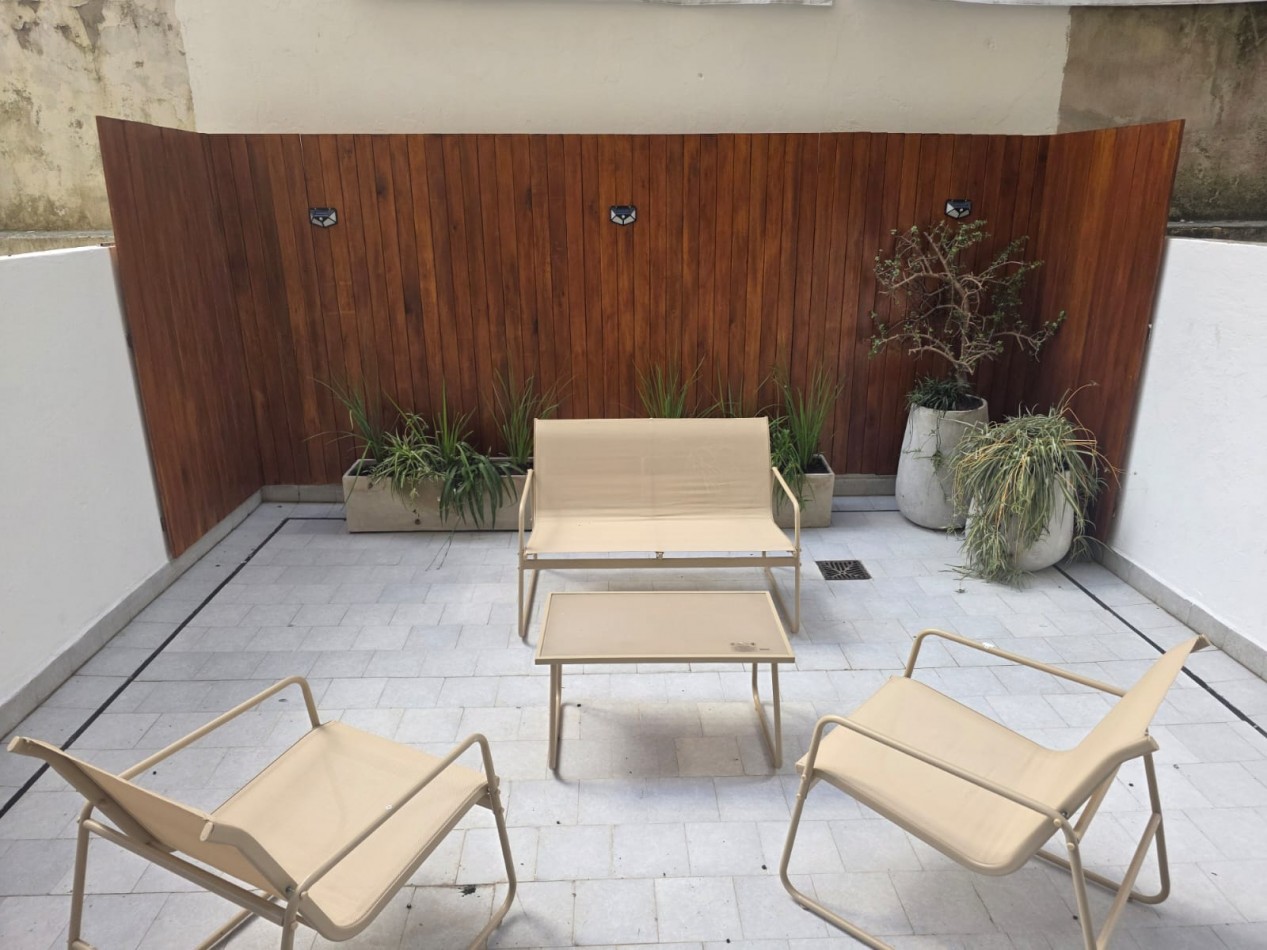 DEPARTAMENTO 2 AMBIENTES AL LATERAL CON PATIO