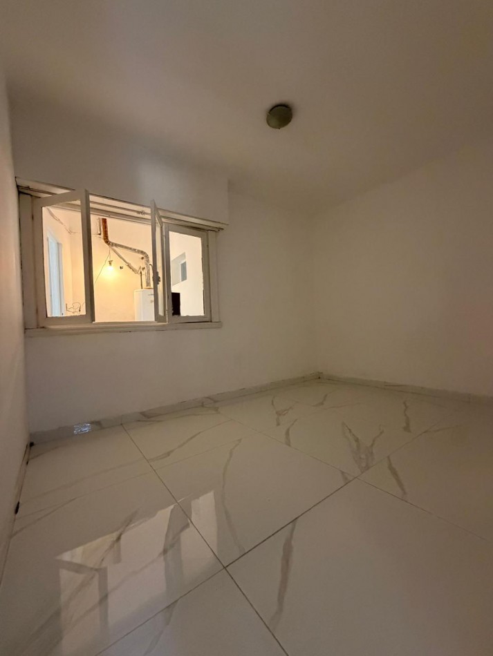 CHALET 4 AMB CON PARQUE Y GARAJE SOBRE LOTE DE 234M2