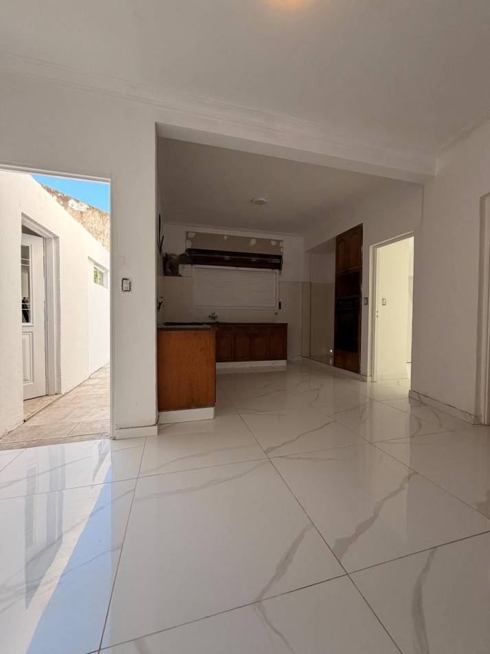 CHALET 4 AMB CON PARQUE Y GARAJE SOBRE LOTE DE 234M2