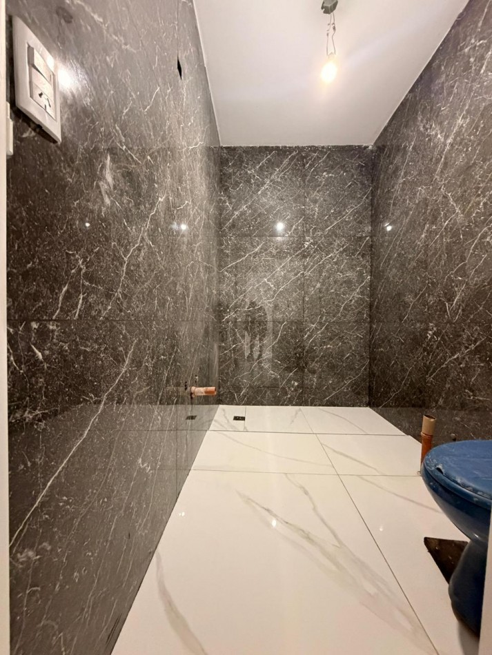 CHALET 4 AMB CON PARQUE Y GARAJE SOBRE LOTE DE 234M2