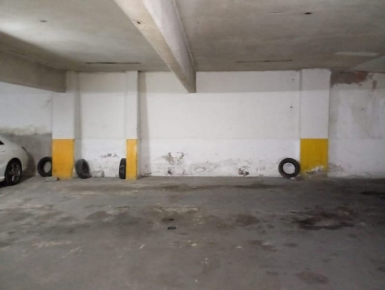 ESPACIO DE COCHERA EN EL CENTRO