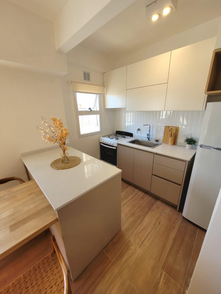 DEPARTAMENTO DE 2 AMB AL LATERAL ABIERTO CON ESPACIO DE COCHERA EN ALREY