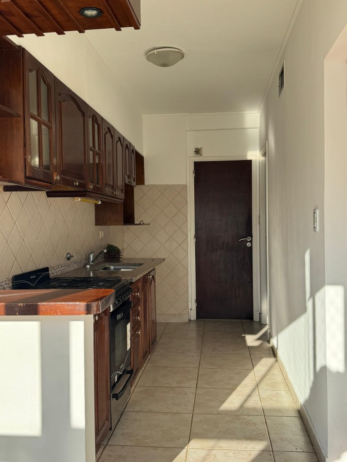 DEPARTAMENTO 4 AMB CON BALCON CORRIDO Y VISTA AL MAR EN LOMA DE SANTA CECILIA,LA PERLA. APTO CREDITO