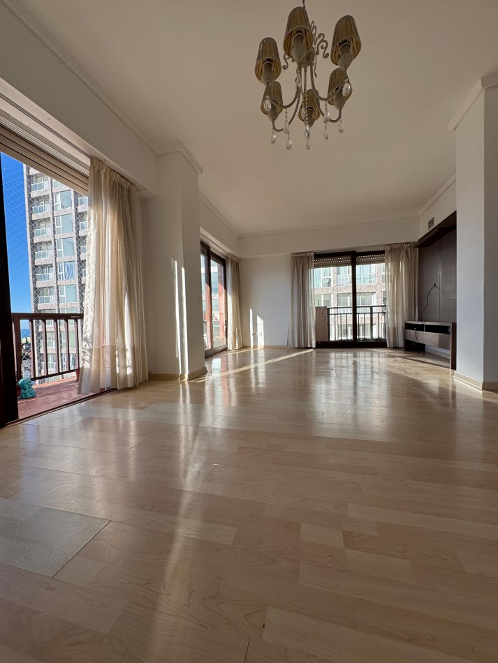 DEPARTAMENTO 4 AMB CON BALCON CORRIDO Y VISTA AL MAR EN LOMA DE SANTA CECILIA,LA PERLA. APTO CREDITO