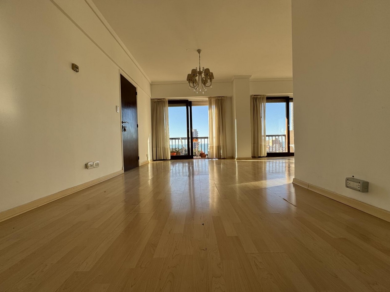 DEPARTAMENTO 4 AMB CON BALCON CORRIDO Y VISTA AL MAR EN LOMA DE SANTA CECILIA,LA PERLA. APTO CREDITO