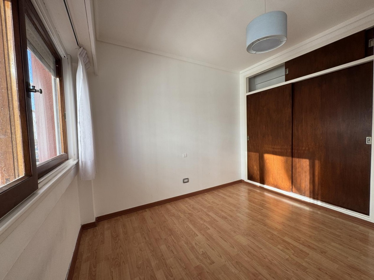 DEPARTAMENTO 4 AMB CON BALCON CORRIDO Y VISTA AL MAR EN LOMA DE SANTA CECILIA,LA PERLA. APTO CREDITO