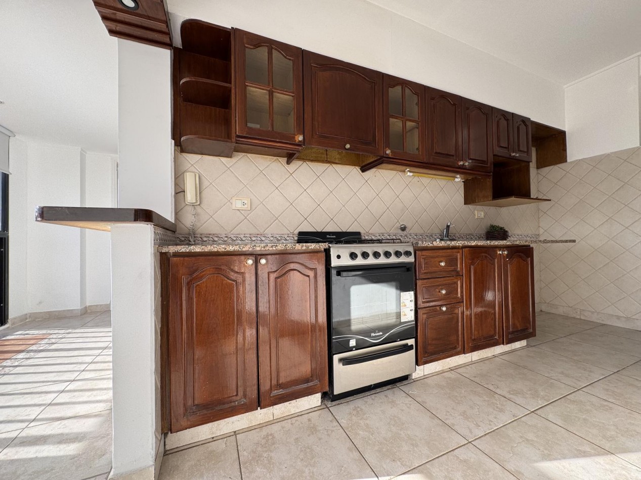 DEPARTAMENTO 4 AMB CON BALCON CORRIDO Y VISTA AL MAR EN LOMA DE SANTA CECILIA,LA PERLA. APTO CREDITO