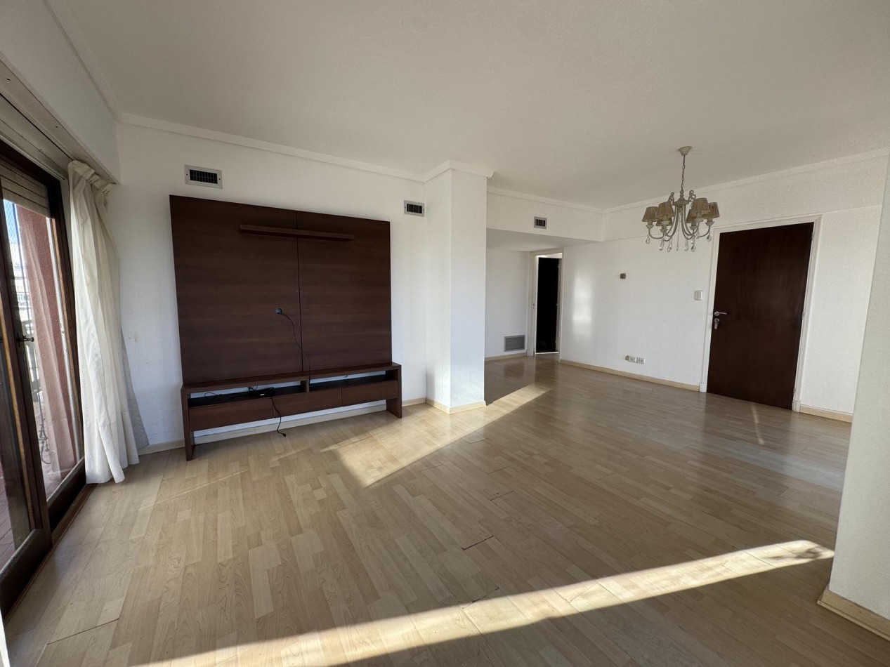 DEPARTAMENTO 4 AMB CON BALCON CORRIDO Y VISTA AL MAR EN LOMA DE SANTA CECILIA,LA PERLA. APTO CREDITO
