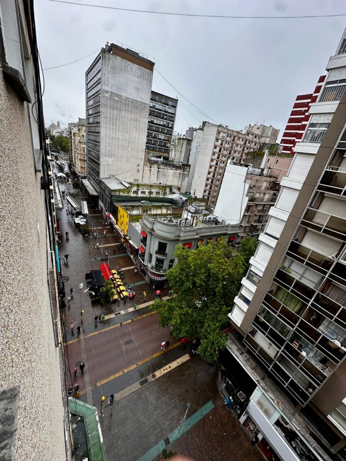 DEPARTAMENTO 2 AMBIENTES EXTERNO CON VENTANAL EN EL CENTRO